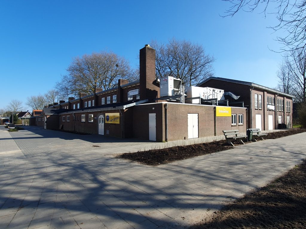 DNB-01-Clubgebouw-a-buiten-01