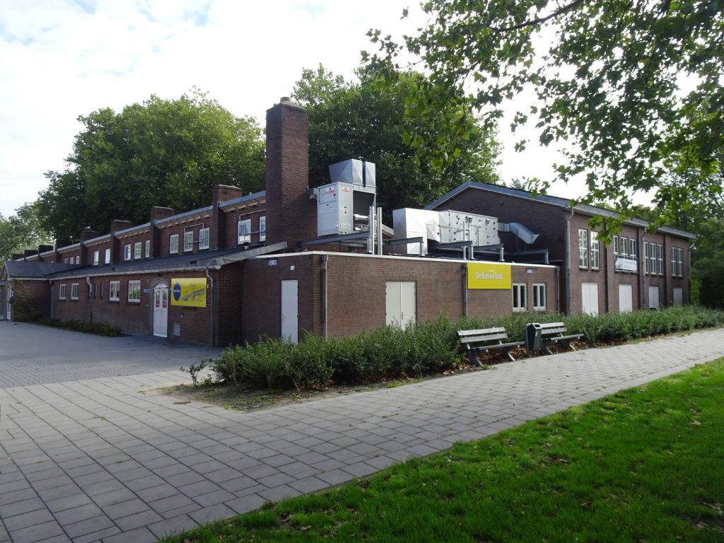DNB-01-Clubgebouw-a-buiten-02