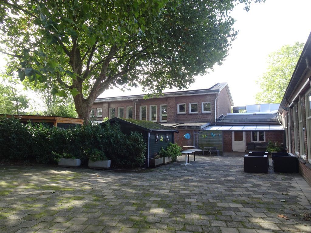 DNB-01-Clubgebouw-b-buiten-02